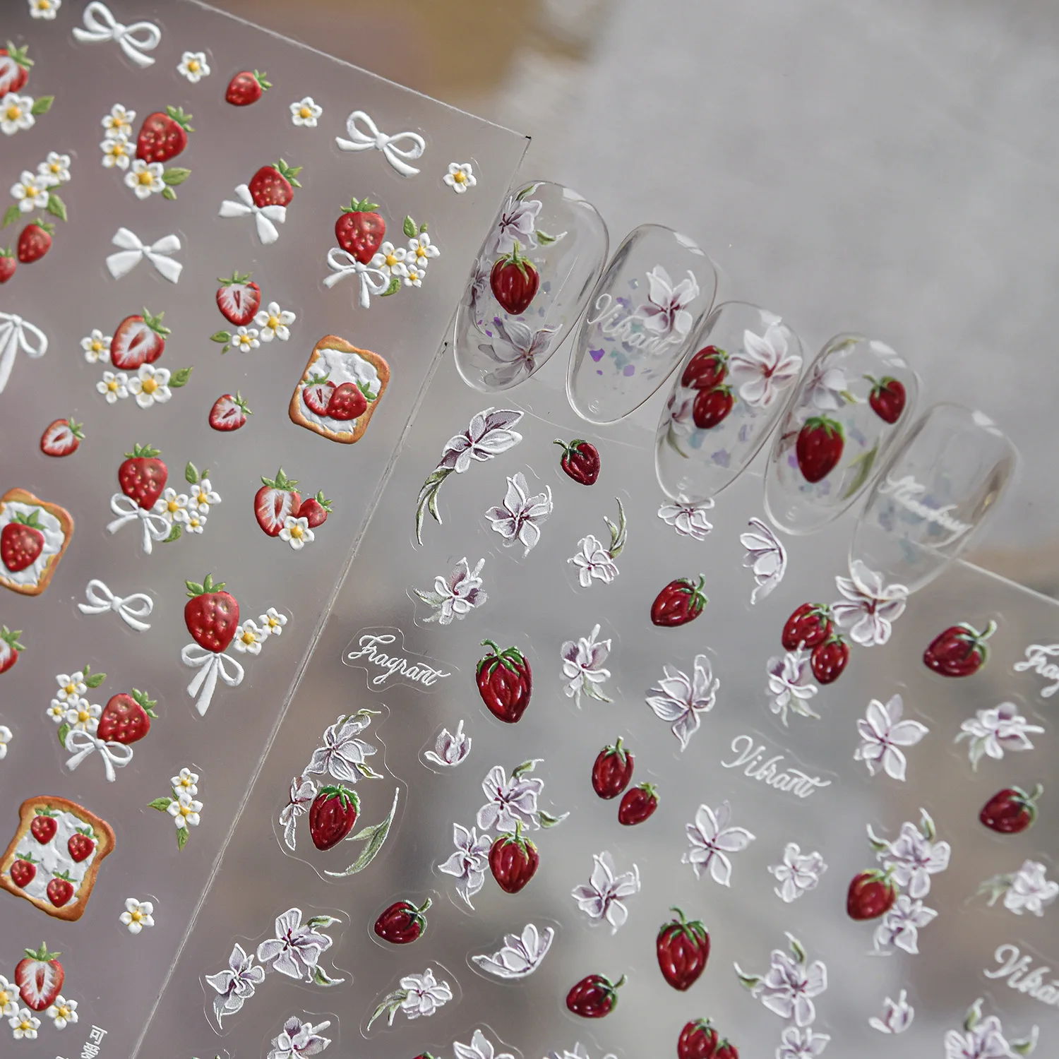 Truskawka, tost, kokarda, stok – Nail Art Orange recenzja i cena